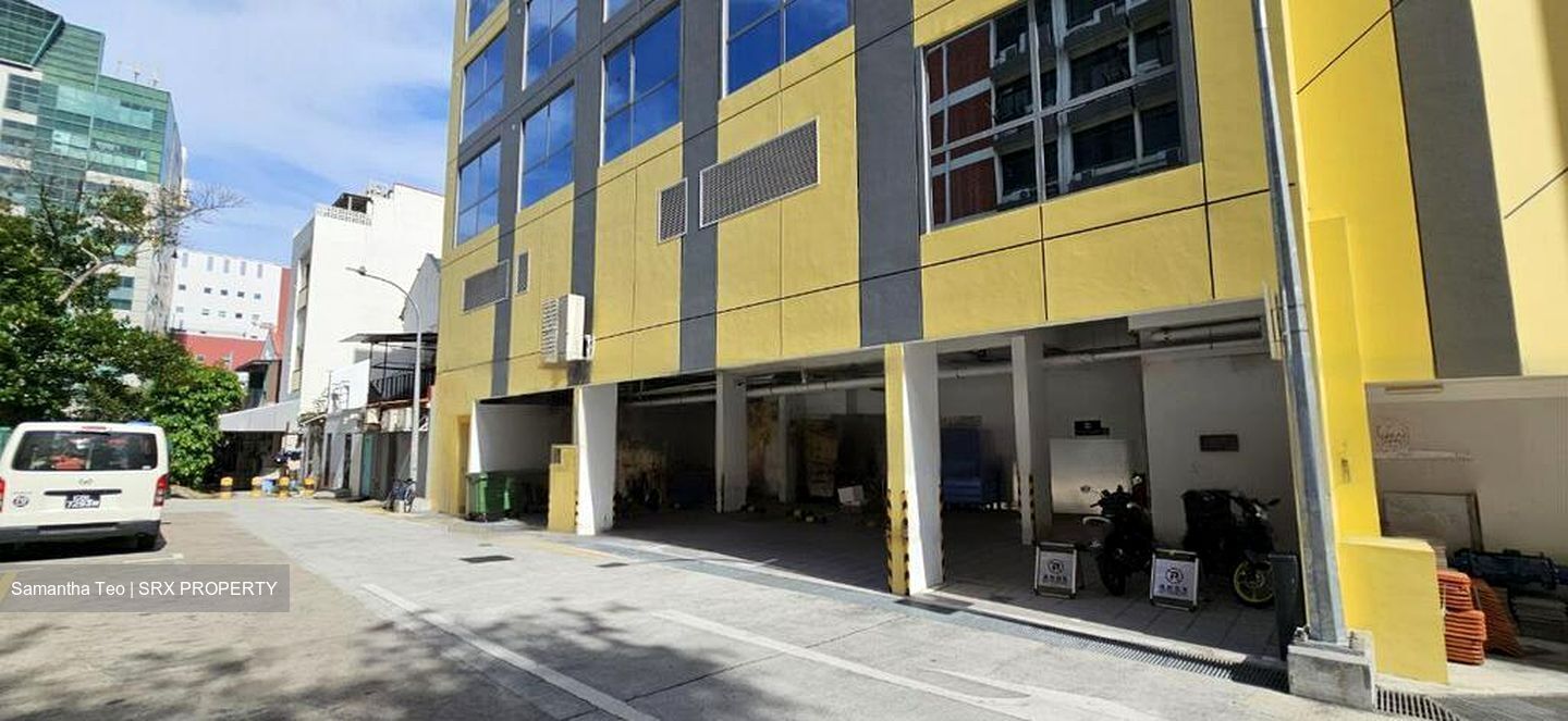 Sims Avenue (D14), Shop House #452770371